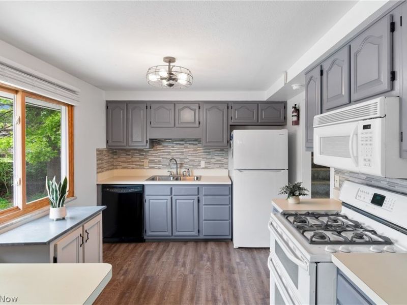 13665 Starlite Drive, Brook Park, OH 44142 Photo 9