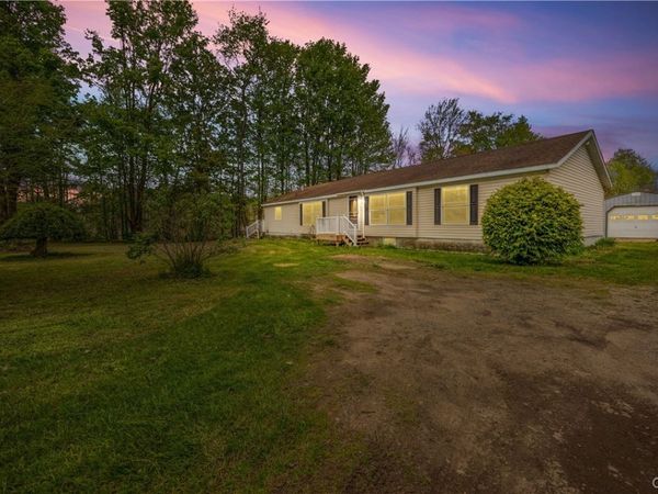 8856 Smokey Hollow Road , Baldwinsville, NY 13027