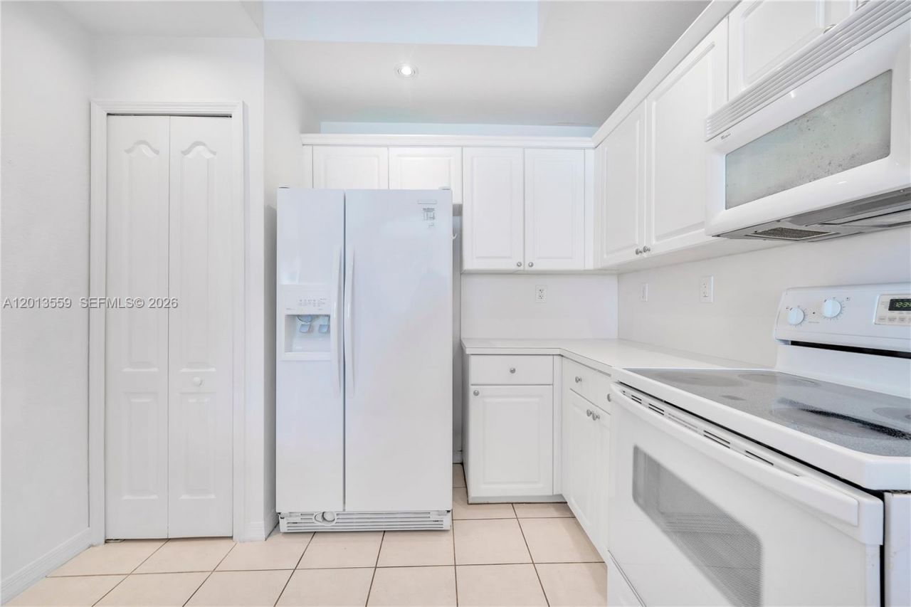 8912 W Flagler St, Unit 212, Miami, FL 33174 Photo