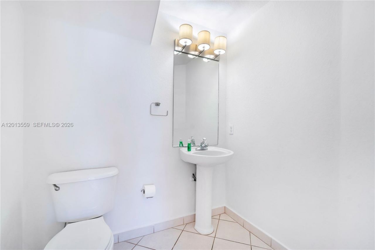 8912 W Flagler St, Unit 212, Miami, FL 33174 Photo