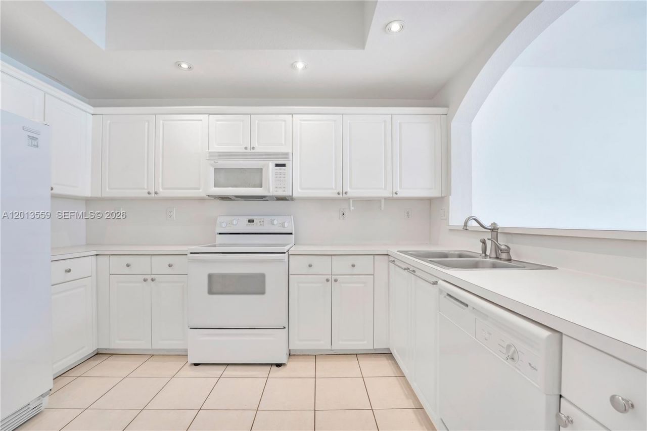 8912 W Flagler St, Unit 212, Miami, FL 33174 Photo