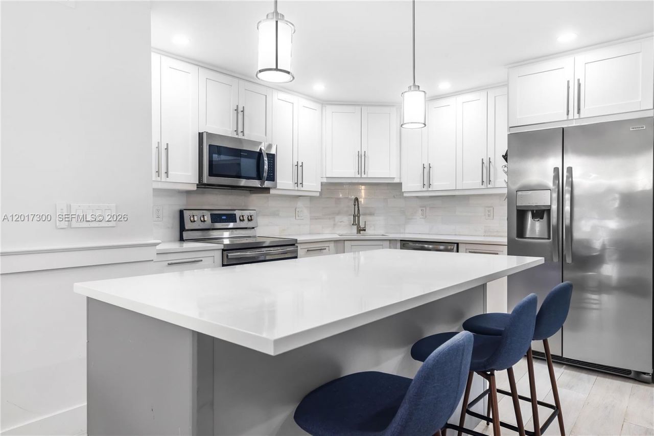 5 Bluebill , Unit 209, Naples, FL 34108 Photo