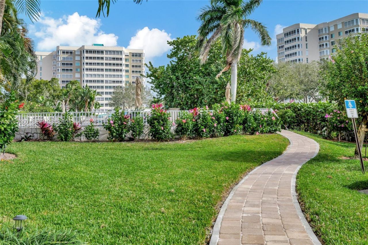 5 Bluebill , Unit 209, Naples, FL 34108 Photo