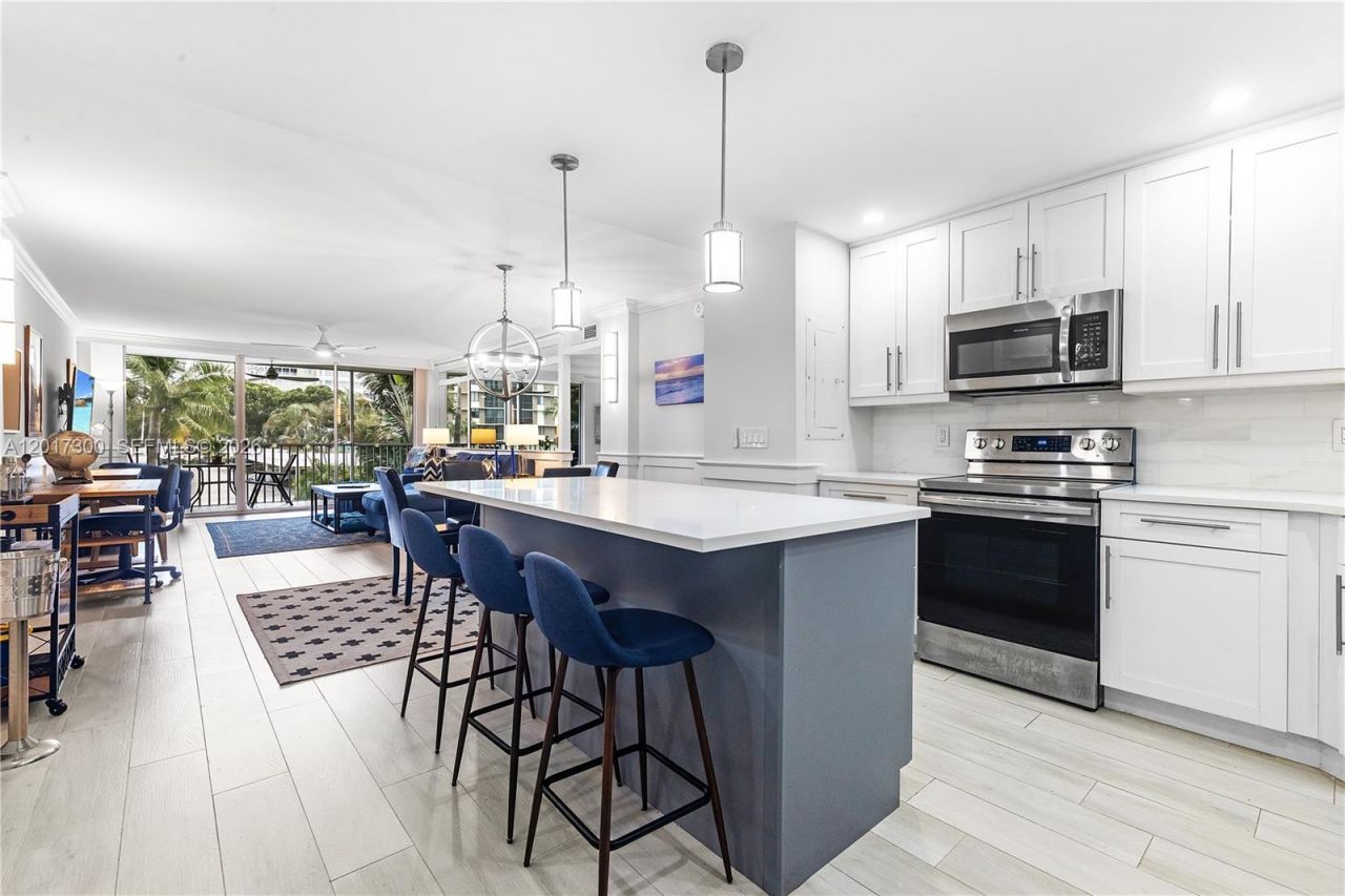 5 Bluebill , Unit 209, Naples, FL 34108 Photo