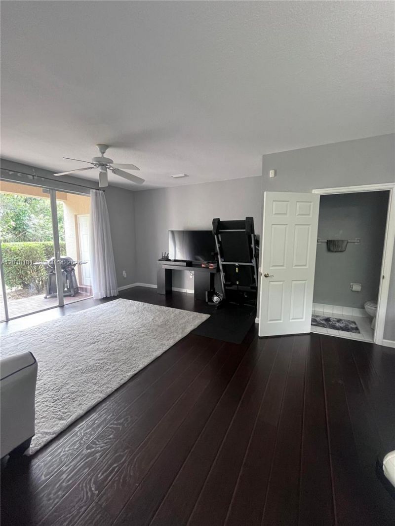 681 NW 42nd Ave, Unit -, Plantation, FL 33317 Photo