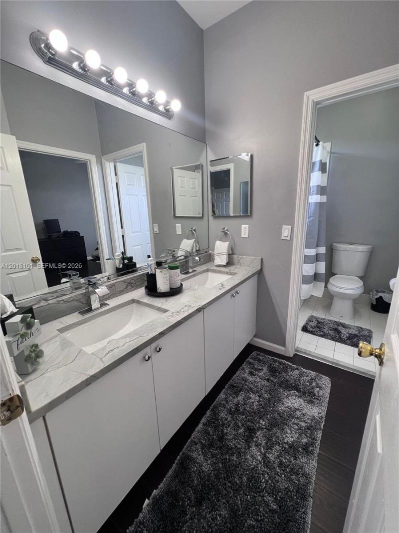 681 NW 42nd Ave, Unit -, Plantation, FL 33317 Photo