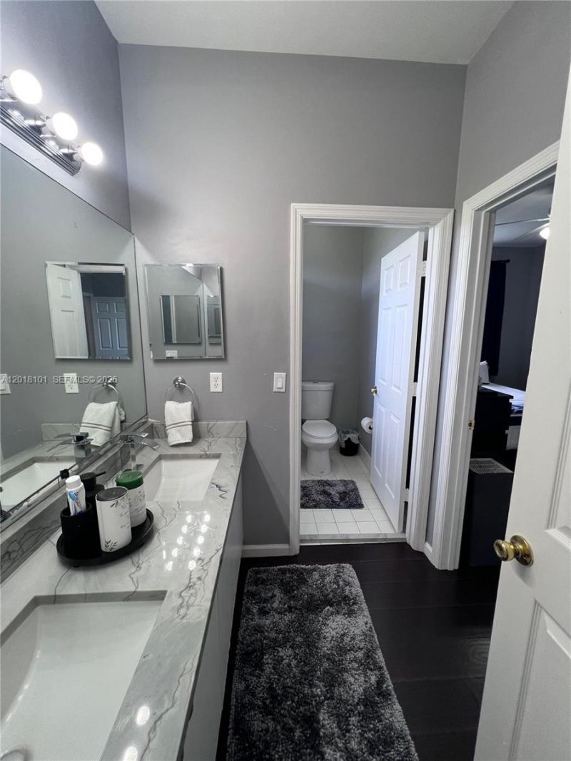 681 NW 42nd Ave, Unit -, Plantation, FL 33317 Photo