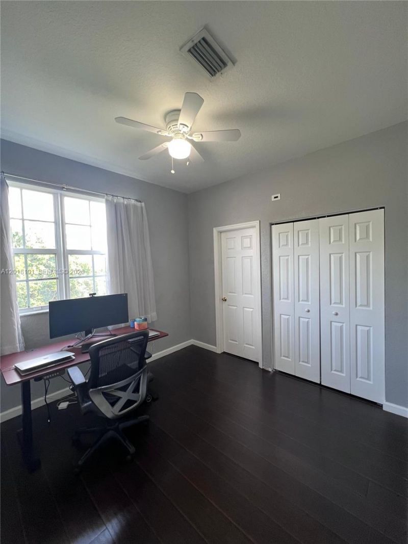 681 NW 42nd Ave, Unit -, Plantation, FL 33317 Photo