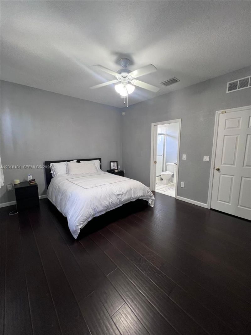 681 NW 42nd Ave, Unit -, Plantation, FL 33317 Photo