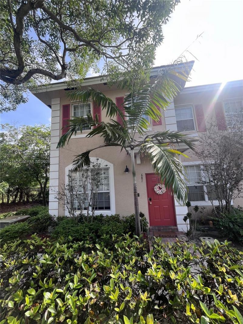 681 NW 42nd Ave, Unit -, Plantation, FL 33317 Photo
