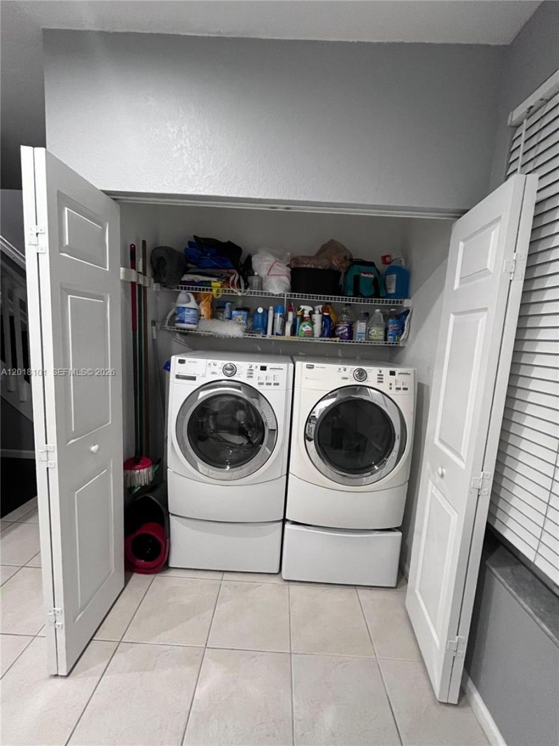 681 NW 42nd Ave, Unit -, Plantation, FL 33317 Photo