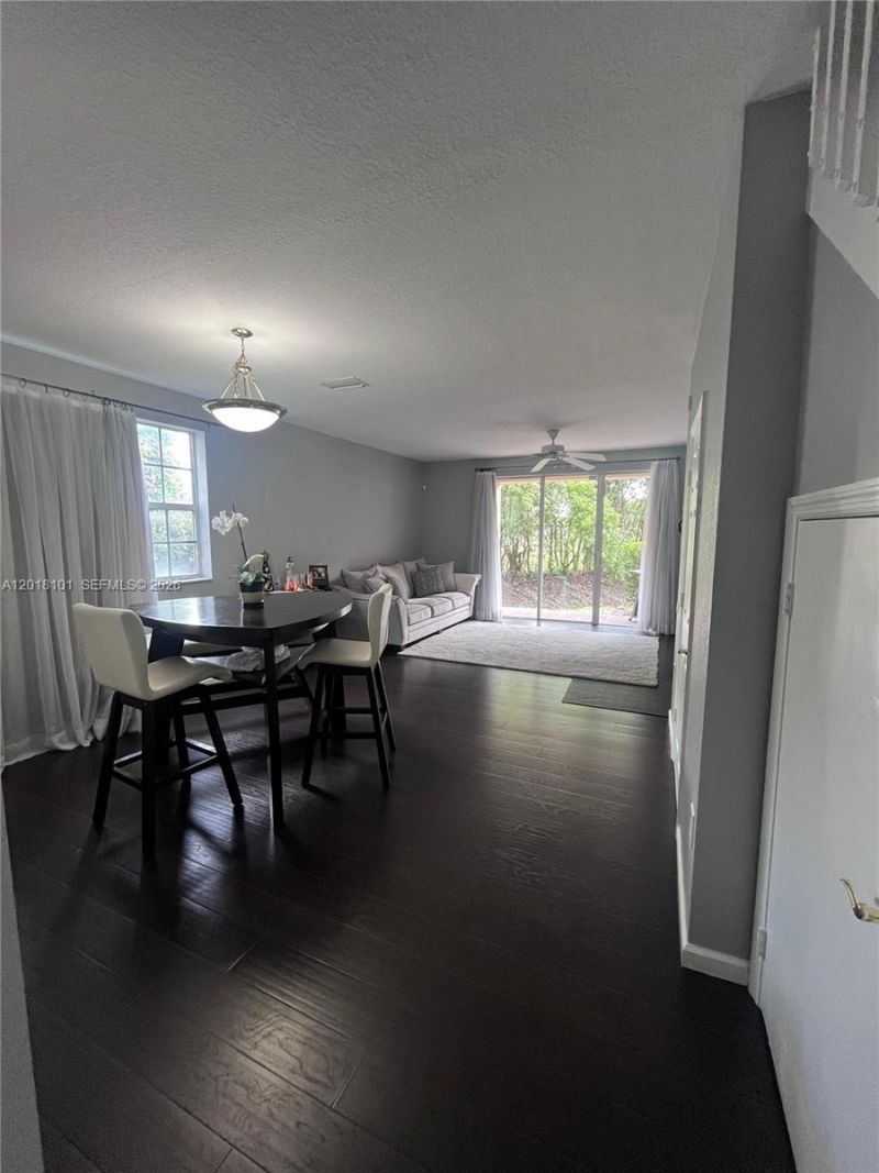 681 NW 42nd Ave, Unit -, Plantation, FL 33317 Photo