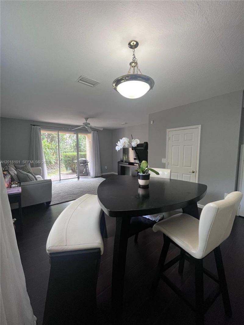 681 NW 42nd Ave, Unit -, Plantation, FL 33317 Photo