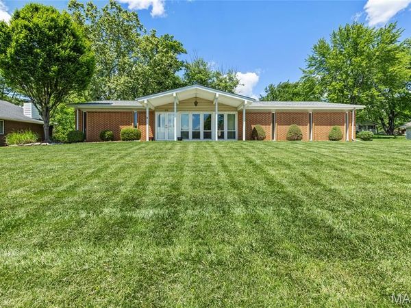 32 Normandy Drive , Lake St Louis, MO 63367