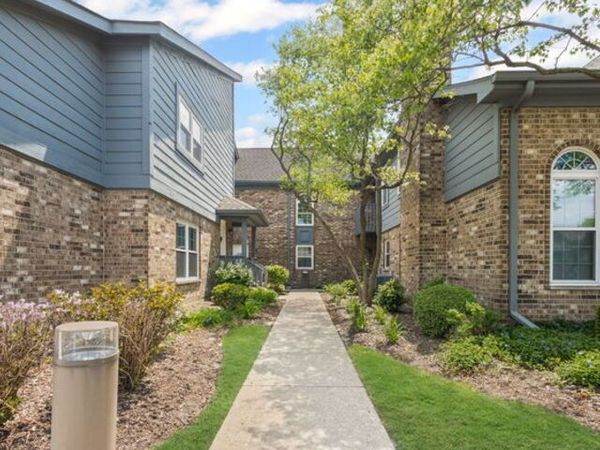11 Foxcroft Road , Unit 11-127, Naperville, IL 60565
