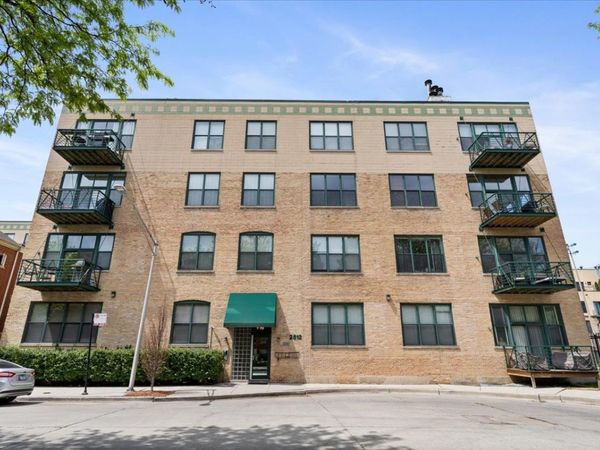 2512 N Bosworth Avenue , Unit 208, Chicago, IL 60614