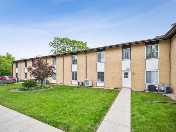 1424 Lehigh Avenue , Unit B1, Glenview, IL 60026