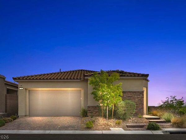 70 Nine Mile Creek Drive, Las Vegas, NV 89138