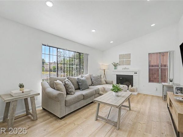 512 Macbrey Drive, Las Vegas, NV 89123