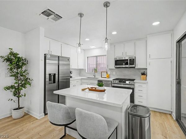 512 Macbrey Drive, Las Vegas, NV 89123