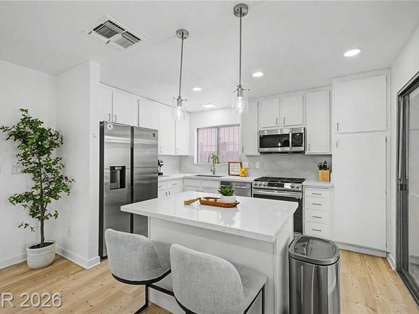 512 Macbrey Drive, Las Vegas, NV 89123