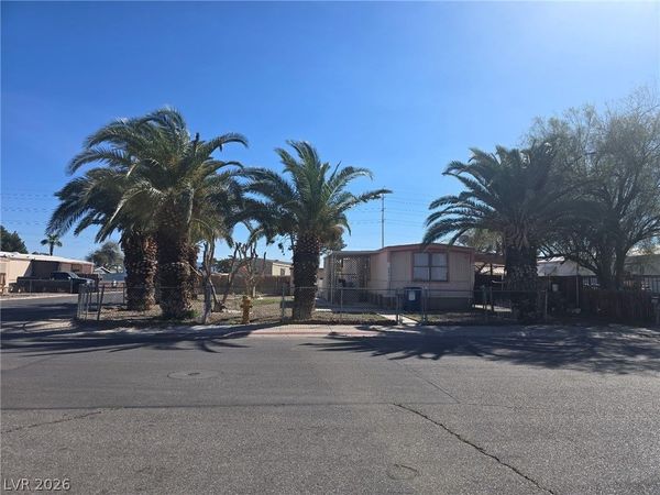 5555 Everglade Street , Las Vegas, NV 89142