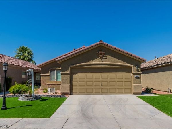 5692 Great Eagle Court , Las Vegas, NV 89122