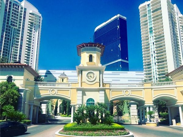 2747 Paradise Road, Unit 1403, Las Vegas, NV 89109