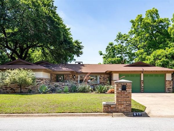 617 Woodside Drive, Hurst, TX 76053