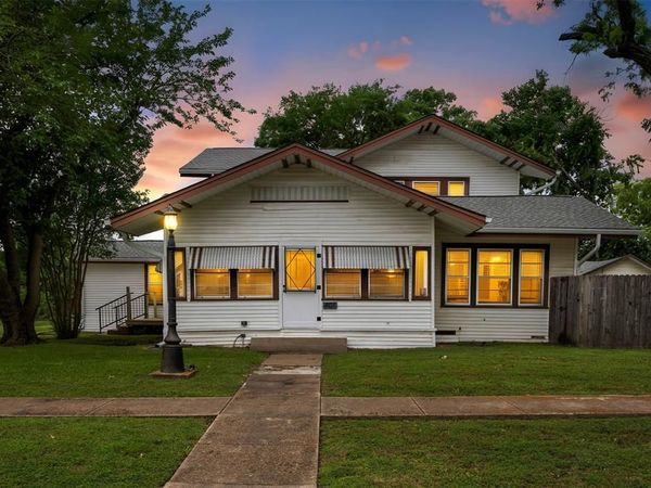 401 N Dallas Street, Ennis, TX 75119