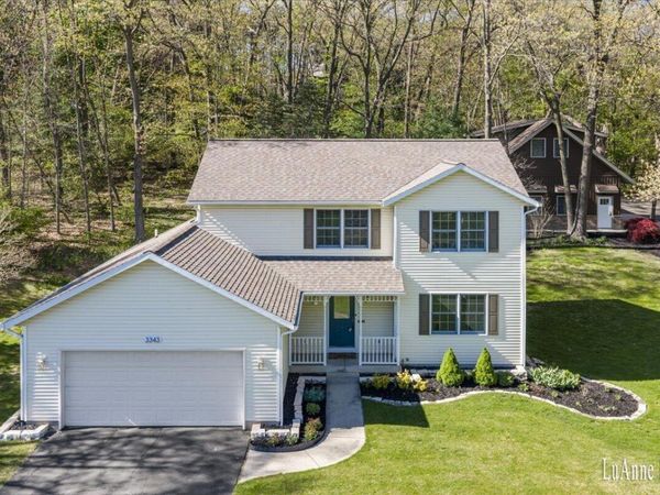 3343 Stoneridge Drive NE, Rockford, MI 49341