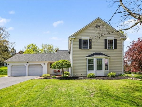 17 Bardney Circle , Fairport, NY 14450