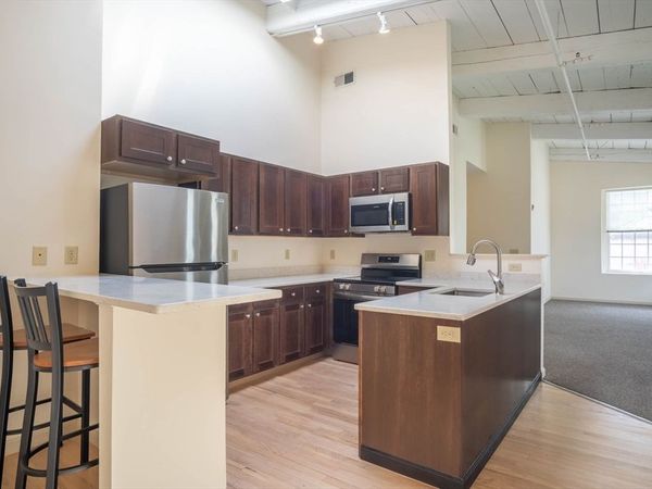24 Main St, Unit 201, Westfield, MA 01085