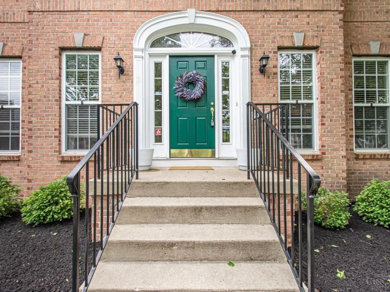 9676 Olde Georgetown Way, Centerville, OH 45458 Photo 2