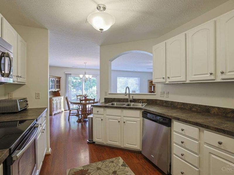 1296 Shadowood Trail, Maineville, OH 45039 Photo 13