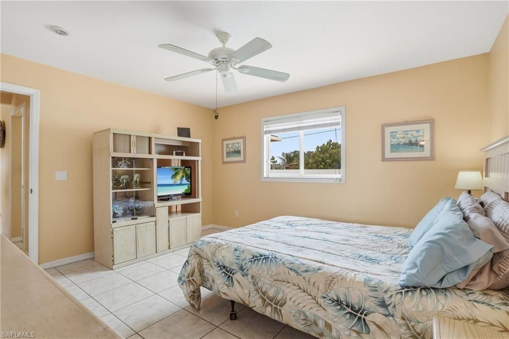 919 NE 18th Ter, Cape Coral, FL 33909 Photo