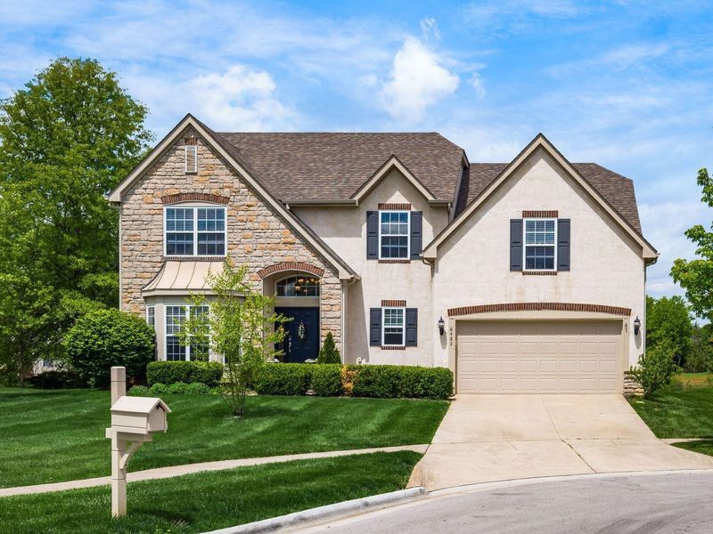 6482 Ringsend Court , Dublin, OH 43016 Photo 2
