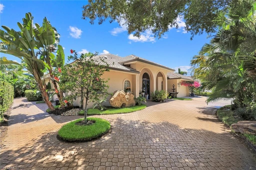 2039 Imperial Cir, Naples, FL 34110 Photo