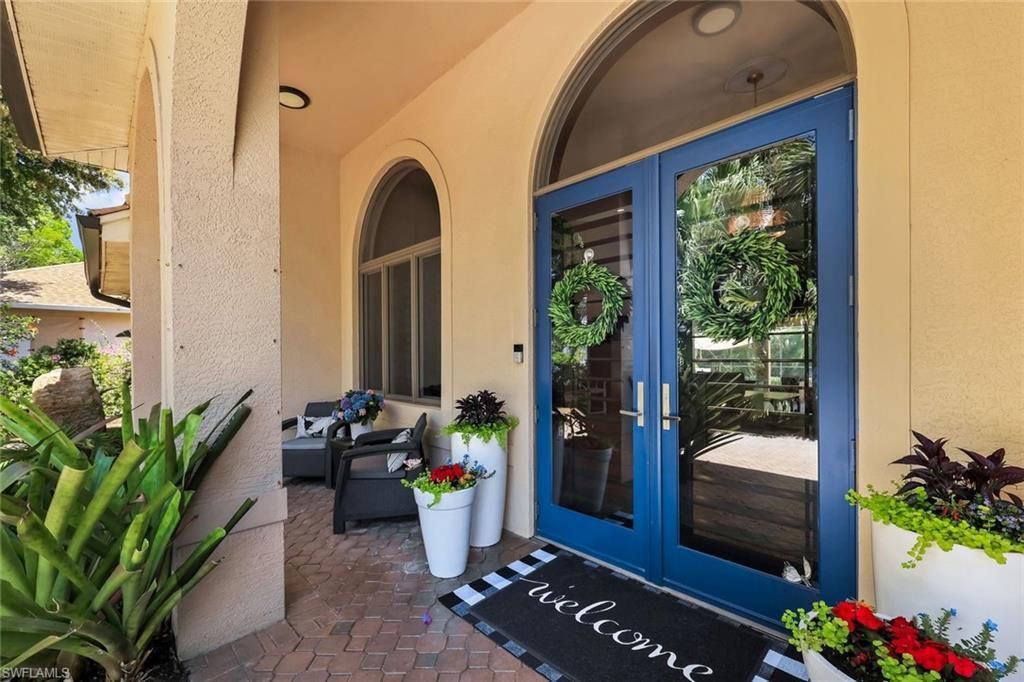 2039 Imperial Cir, Naples, FL 34110 Photo