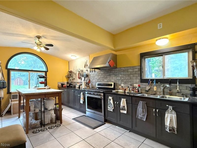 33 Henry Street, Berea, OH 44017 Photo 5