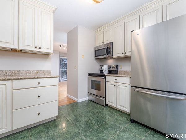 4 Fairmount, Unit 4, Granby, CT 06035