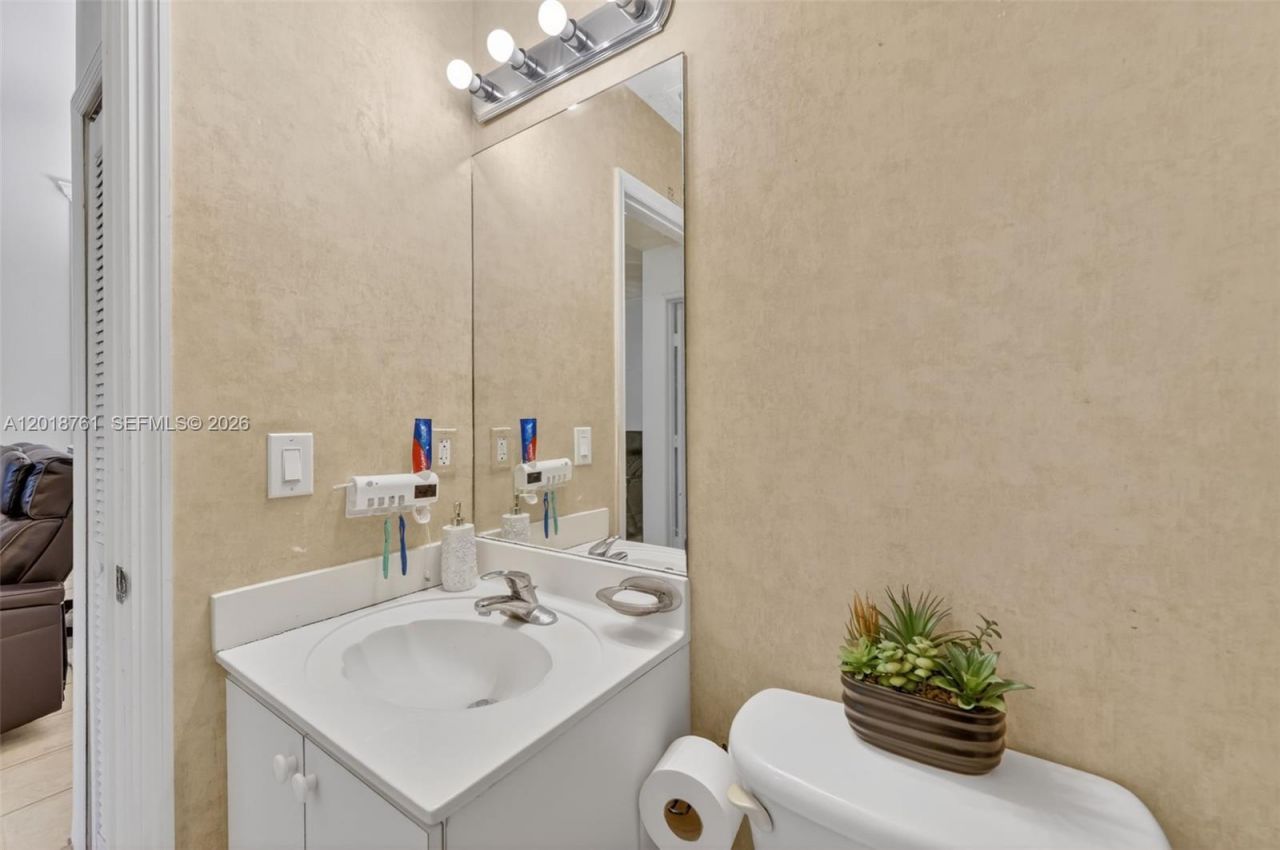 2600 SE 12th Pl , Unit 203, Homestead, FL 33035 Photo