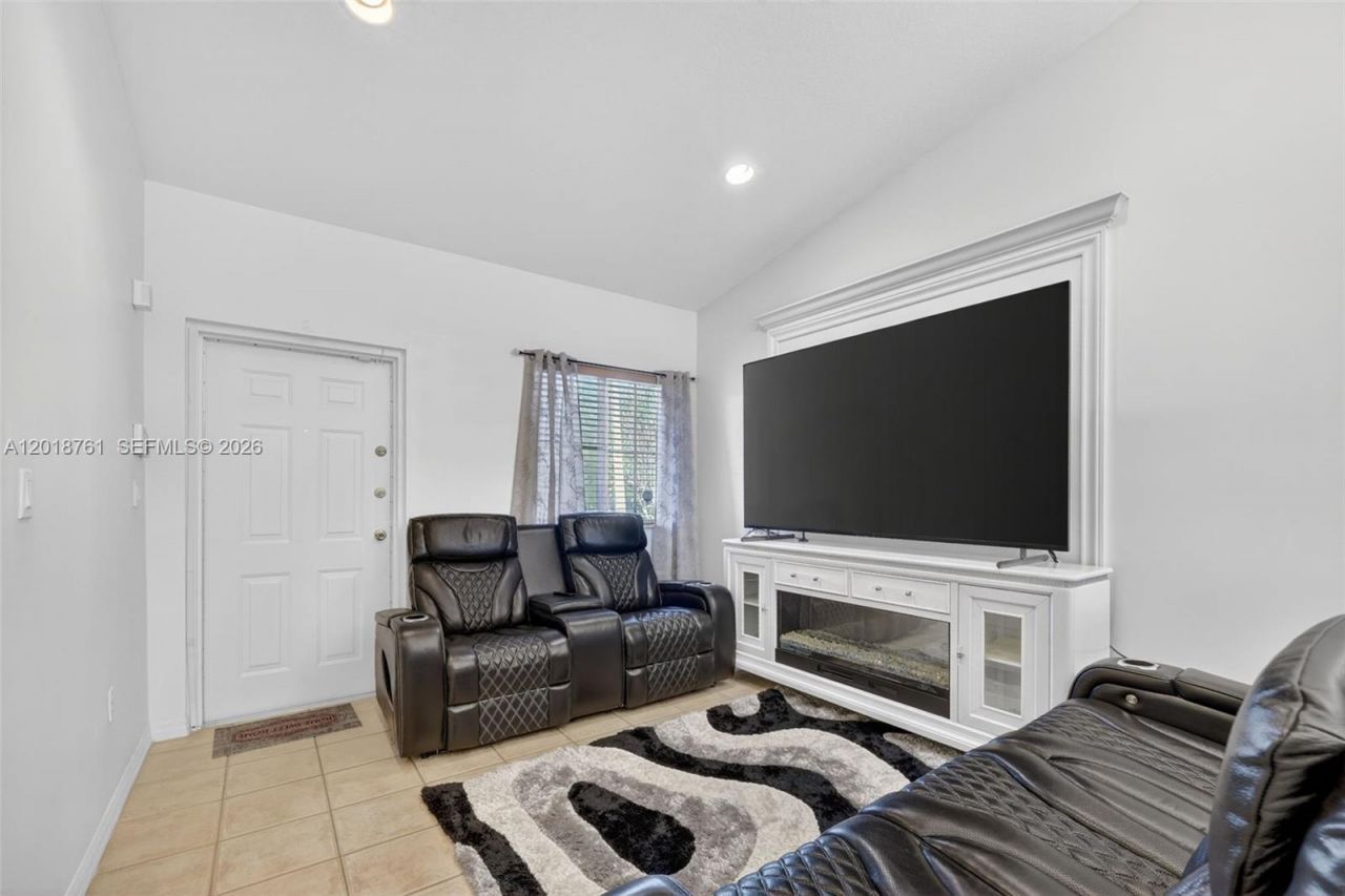 2600 SE 12th Pl , Unit 203, Homestead, FL 33035 Photo