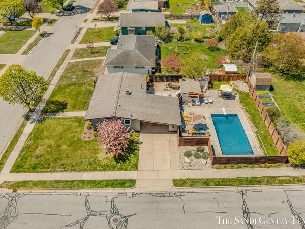 529 Arlington Avenue, Grand Haven, MI 49417