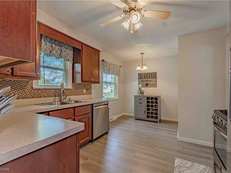 4933 Fairlawn Road , Lyndhurst, OH 44124 Photo 11