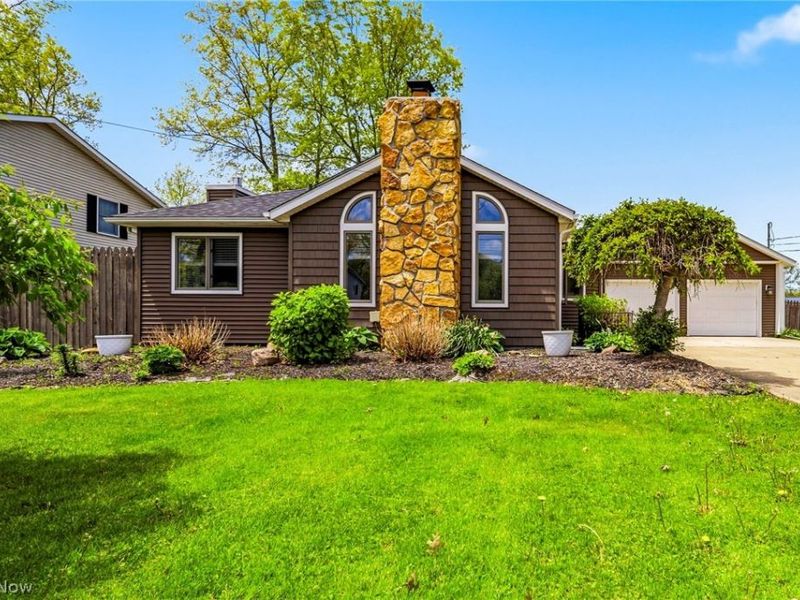 2013 Deerfield Drive, Ashtabula, OH 44004 Photo 2