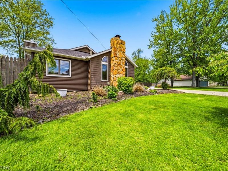 2013 Deerfield Drive, Ashtabula, OH 44004 Photo 4