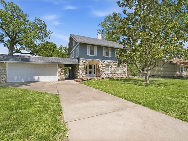 9502 Linwood Boulevard, Independence, MO 64052