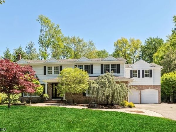 411 Snyder Rd, Wyckoff, NJ 07481