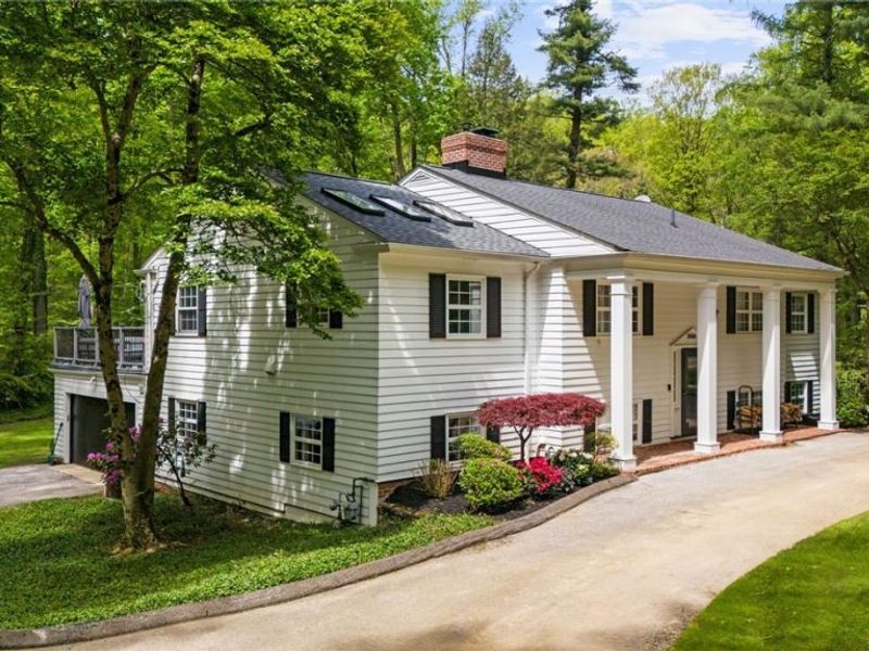 2000 Berkshire Road, Gates Mills, OH 44040 Photo 3